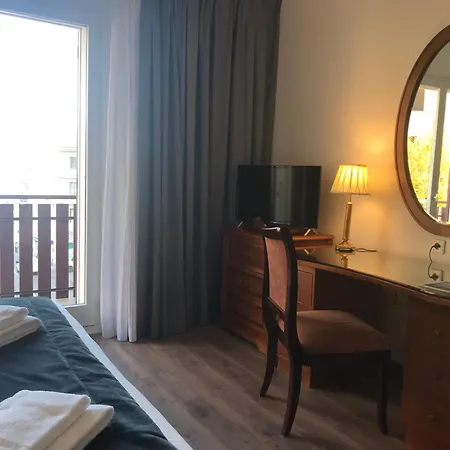 Le Bourgogne Hotel