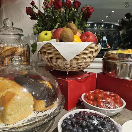 Le Bourgogne Hotel