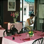 Le Bourgogne Hotel