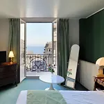 Le Bourgogne Hotel