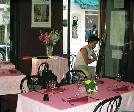 布尔格尼酒店 酒店